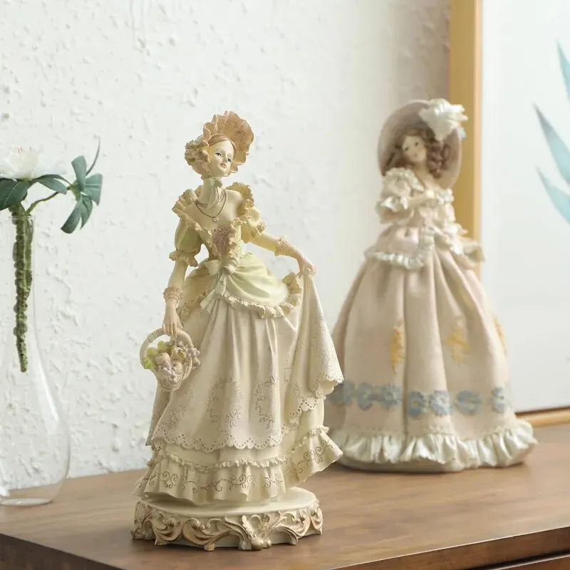 European Victorian Girl Beauty - Nutcracker Figurine recensie en prijs